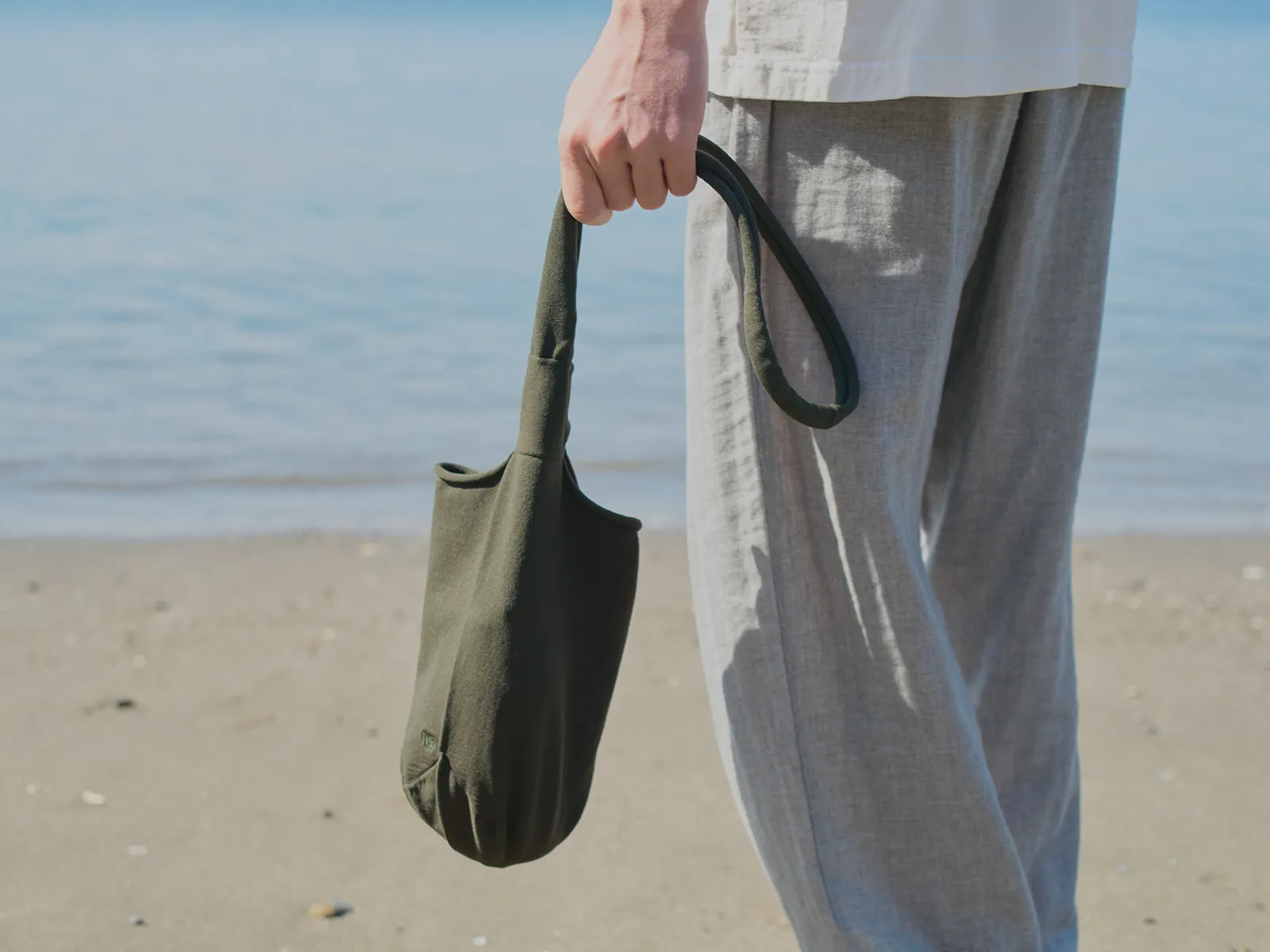 KINTO FUTO DRAWSTRING BAG NL DARK GREEN THUMBNAIL 9
