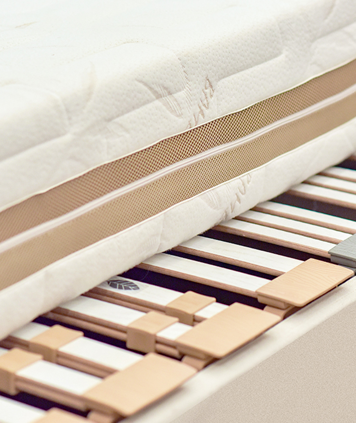 Ergonomic Slatted Bed Base Heveya® Singapore