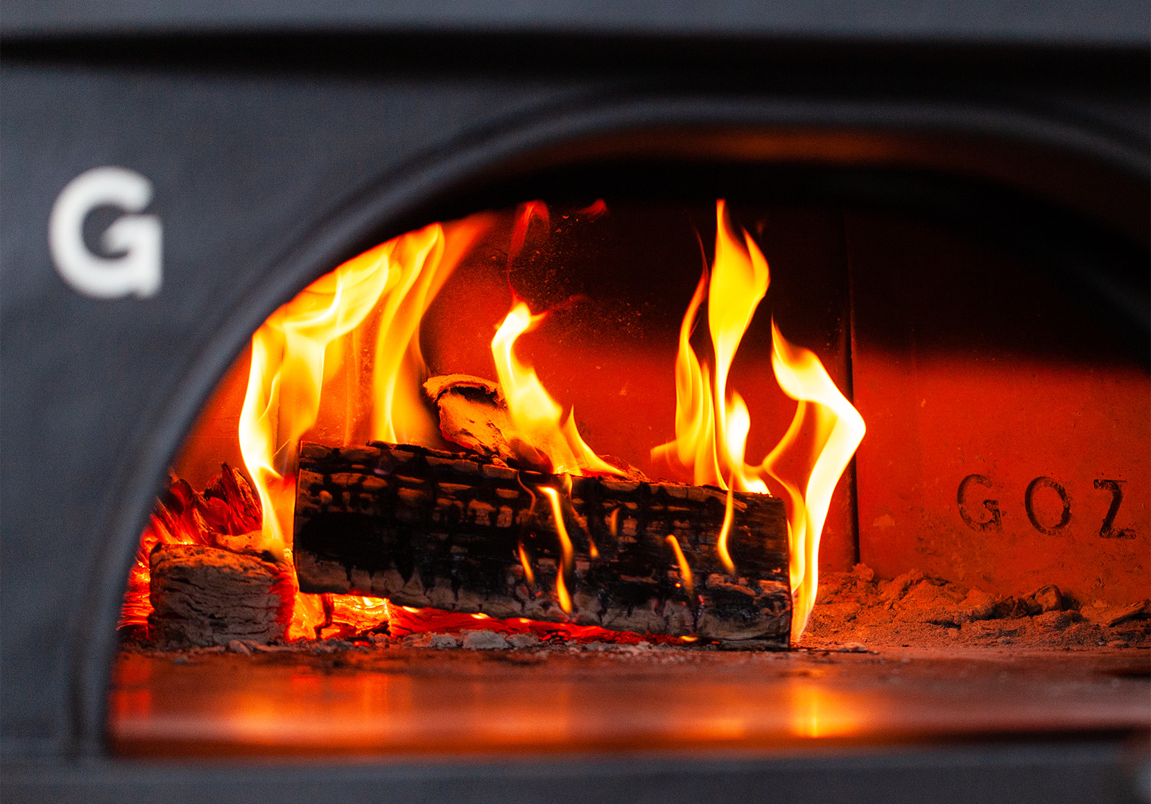 مقدس متوافق مع ميزان الحرارة  Master | Home Outdoor Pizza Oven | Gozney