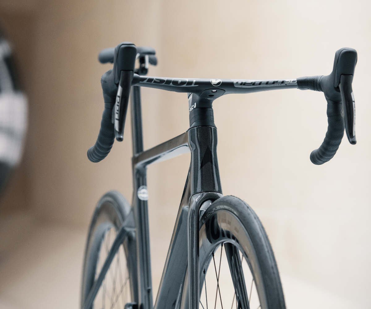 Vitus bikes zx1 best sale aero disc 105