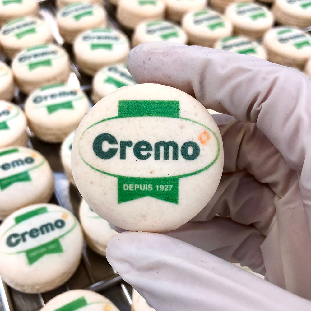 Customised macarons with Cremo brand logo - made by Maison Amarella