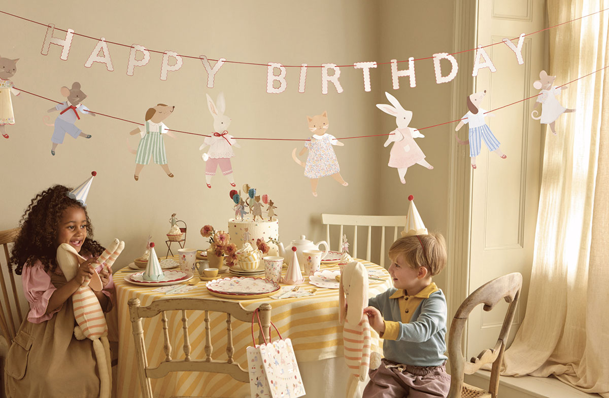 Anniversaire animaux mignons et parade d'animaux pour son premier anniversaire