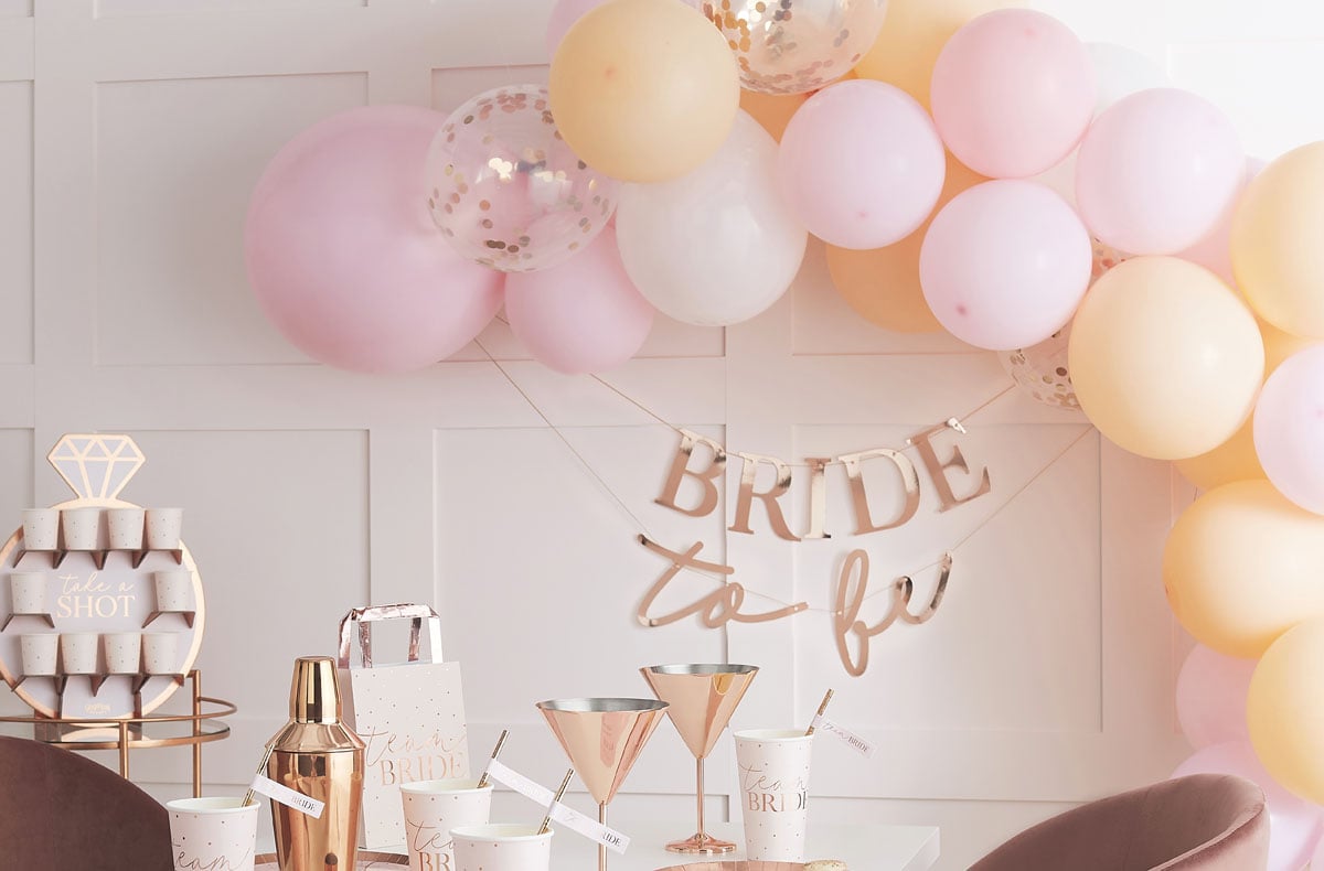 Deco EVJF: balloon arch and candy bar