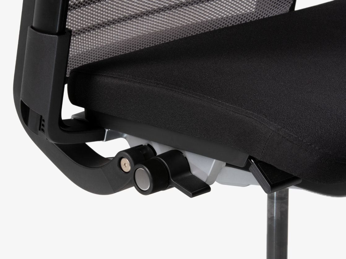 Steelcase think chair discount 3d knit back