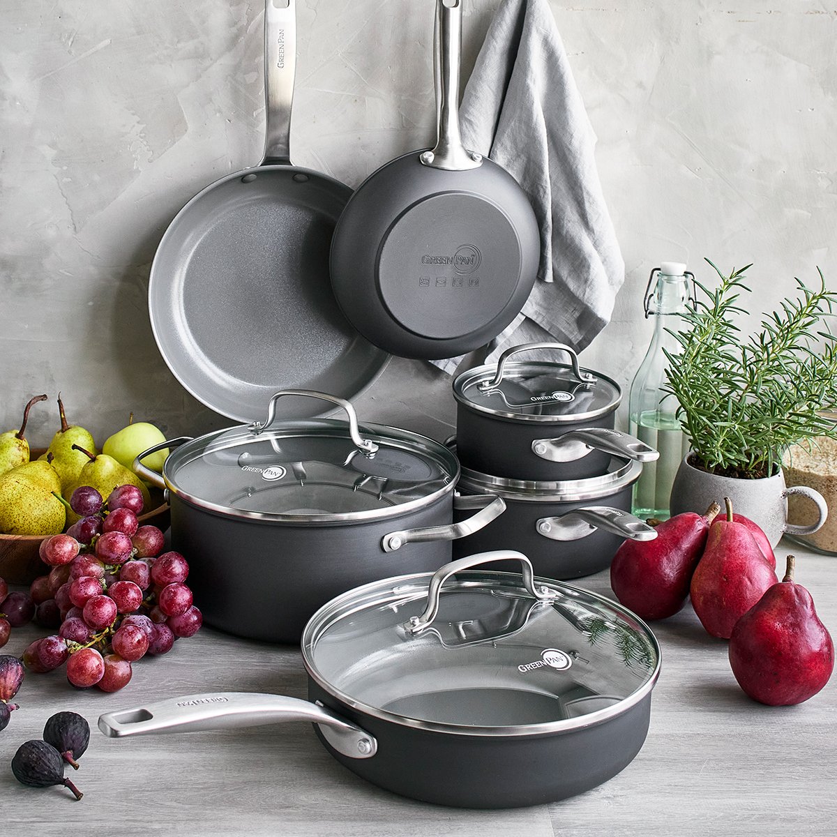 Unboxing the Made In 10-Piece Cookware Set (All-Clad's Biggest Competitor)  