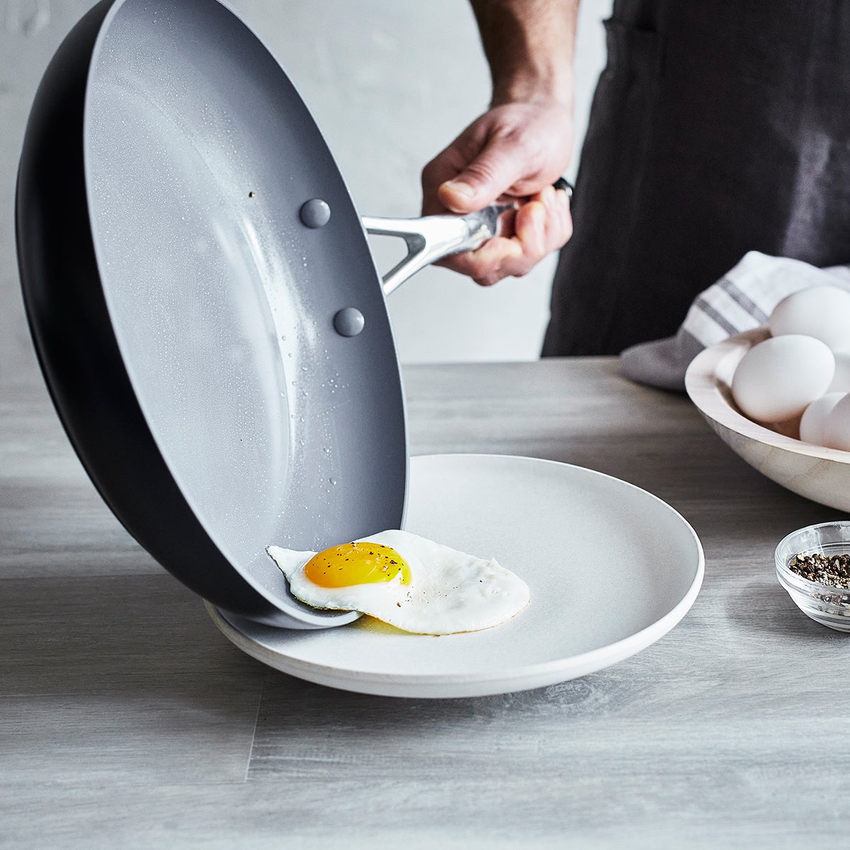 How To Clean Ceramic Pans And Cookware