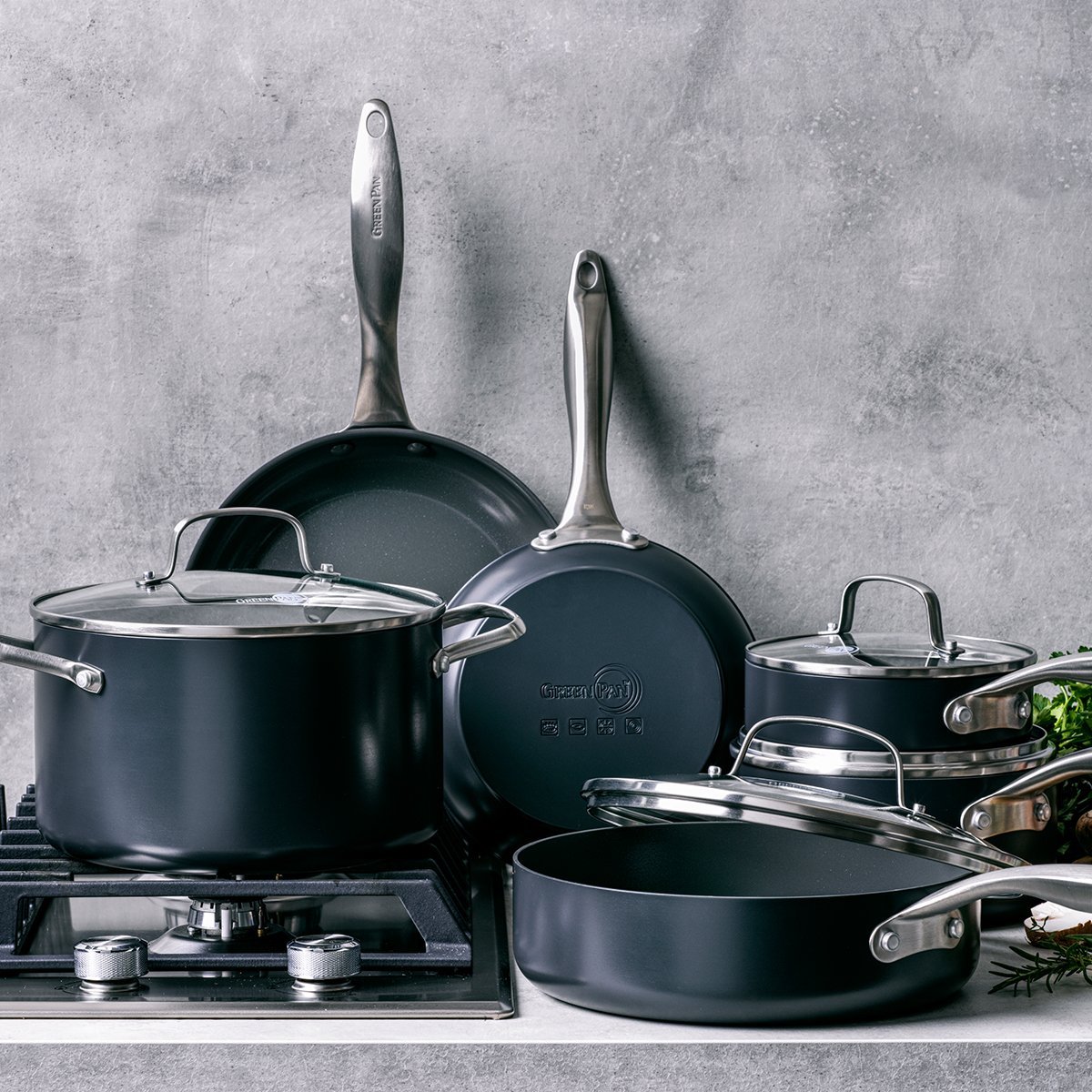 Cookware Sets: Up to 60% Off