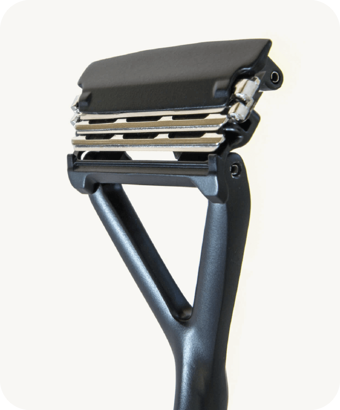The Leaf Razor Our ThreeBlade PivotingHead Razor Leaf Shave