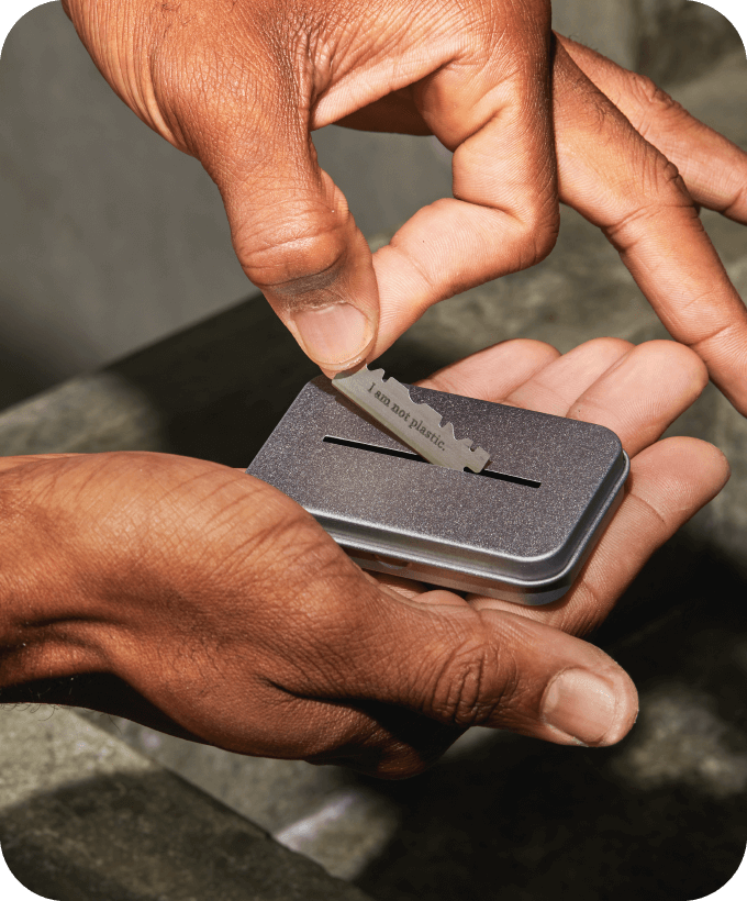 The Leaf Razor | Our Three-Blade Pivoting-Head Razor | Leaf Shave