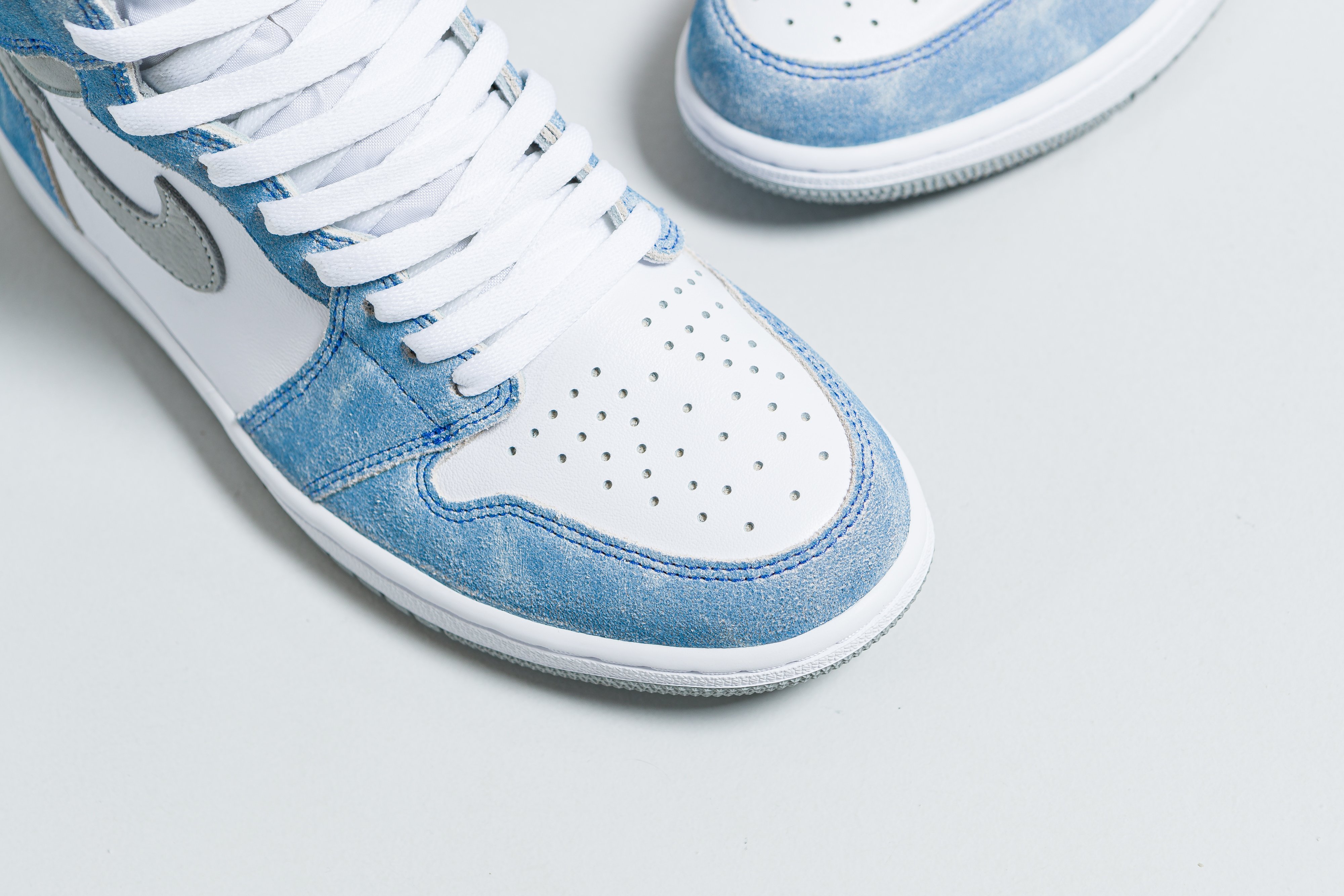 Up There Launches - Air Jordan 1 Retro High OG - 'Hyper Royal'