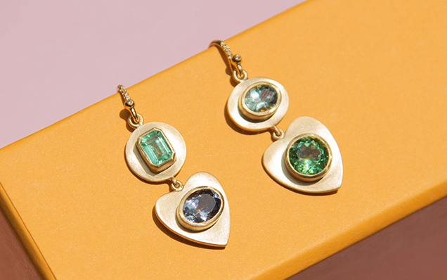                                 What happens when you take a shine to 18k yellow gold and add your favorite gems, then double it? One of a Kind Bezel Drop Earrings, of course. Pairs well with, well, everything.SHOP ONE OF A KIND DROP EARRINGS
            
            