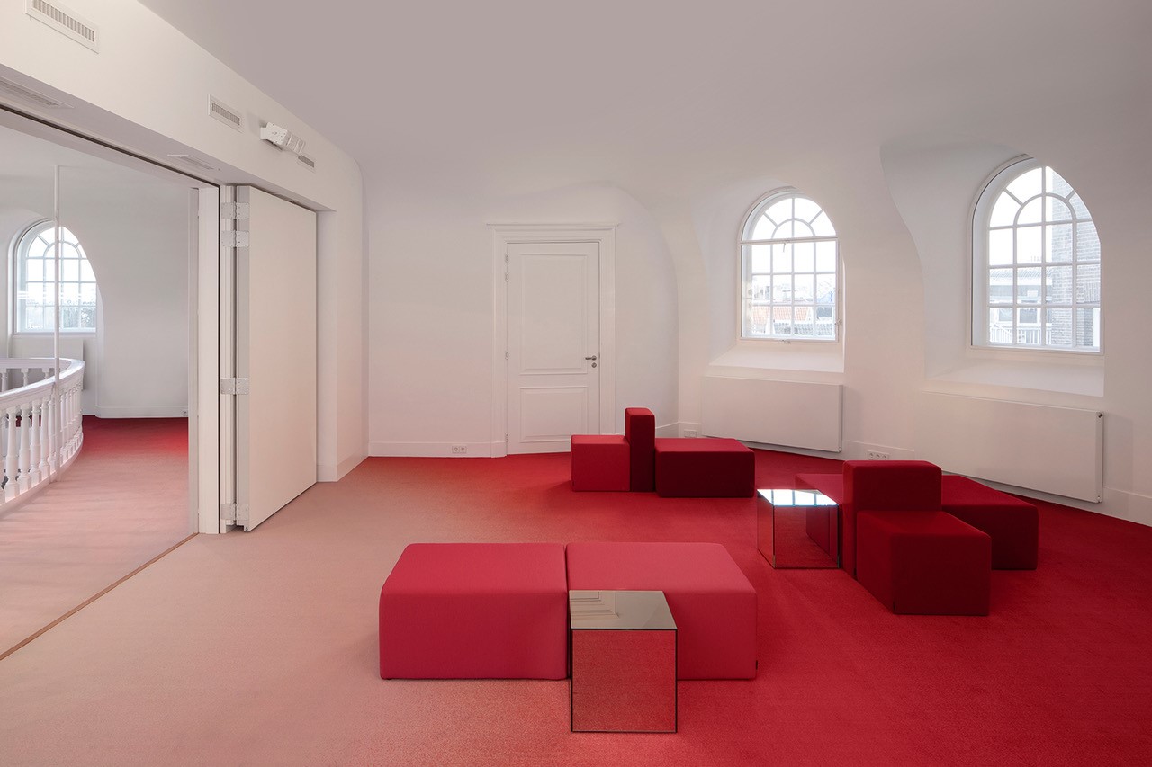 The interior of the 1788 Felix Meritis building on the Kaizersgracht in Amsterdam, transformed with custom colour from the Signature Broadloom colleciton. Photo © Ewout Huibers c/o Moooi Carpets. 
