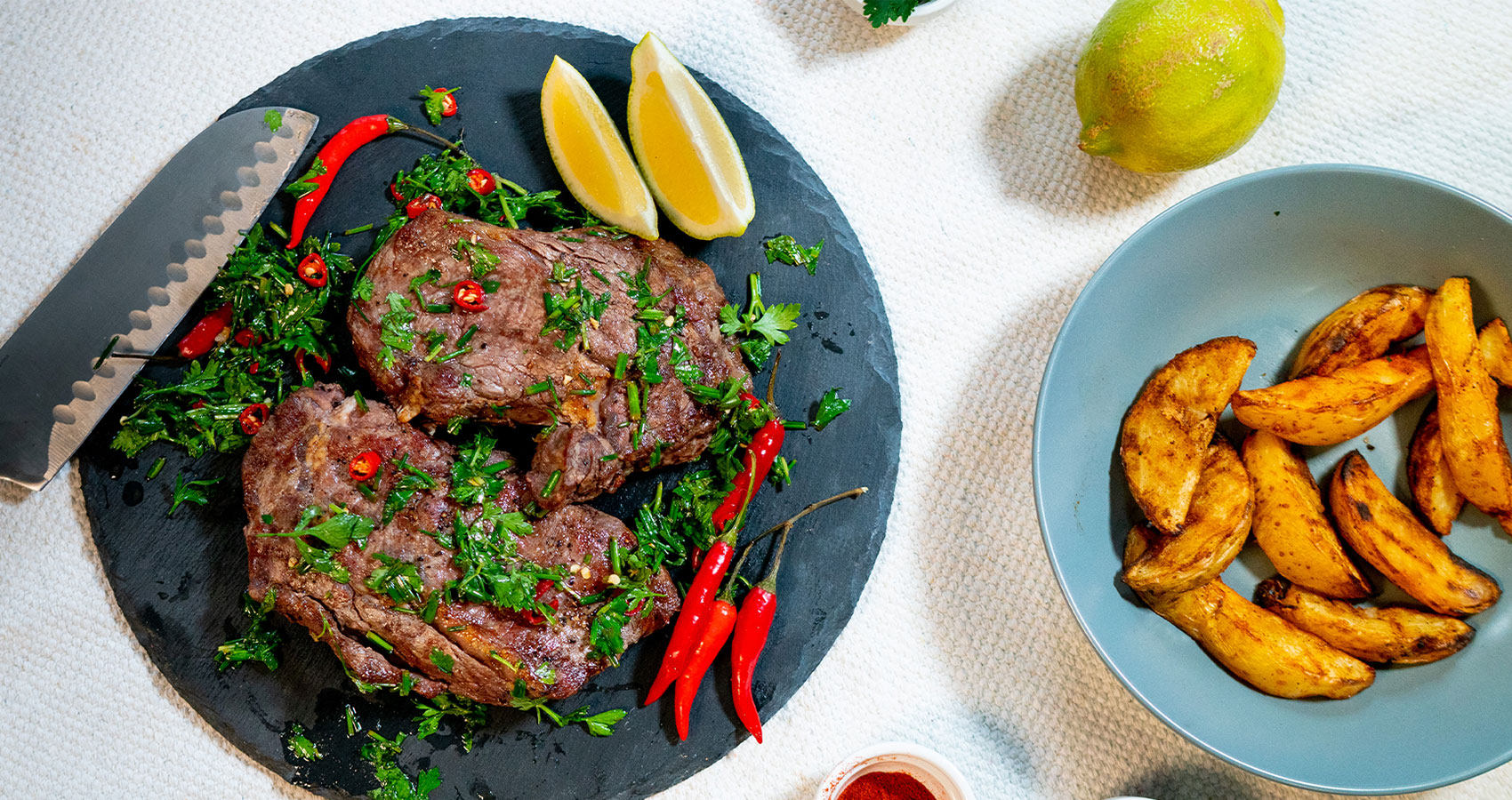 Rib-Eye-Steak mit Chili-Kräuter-Sauce