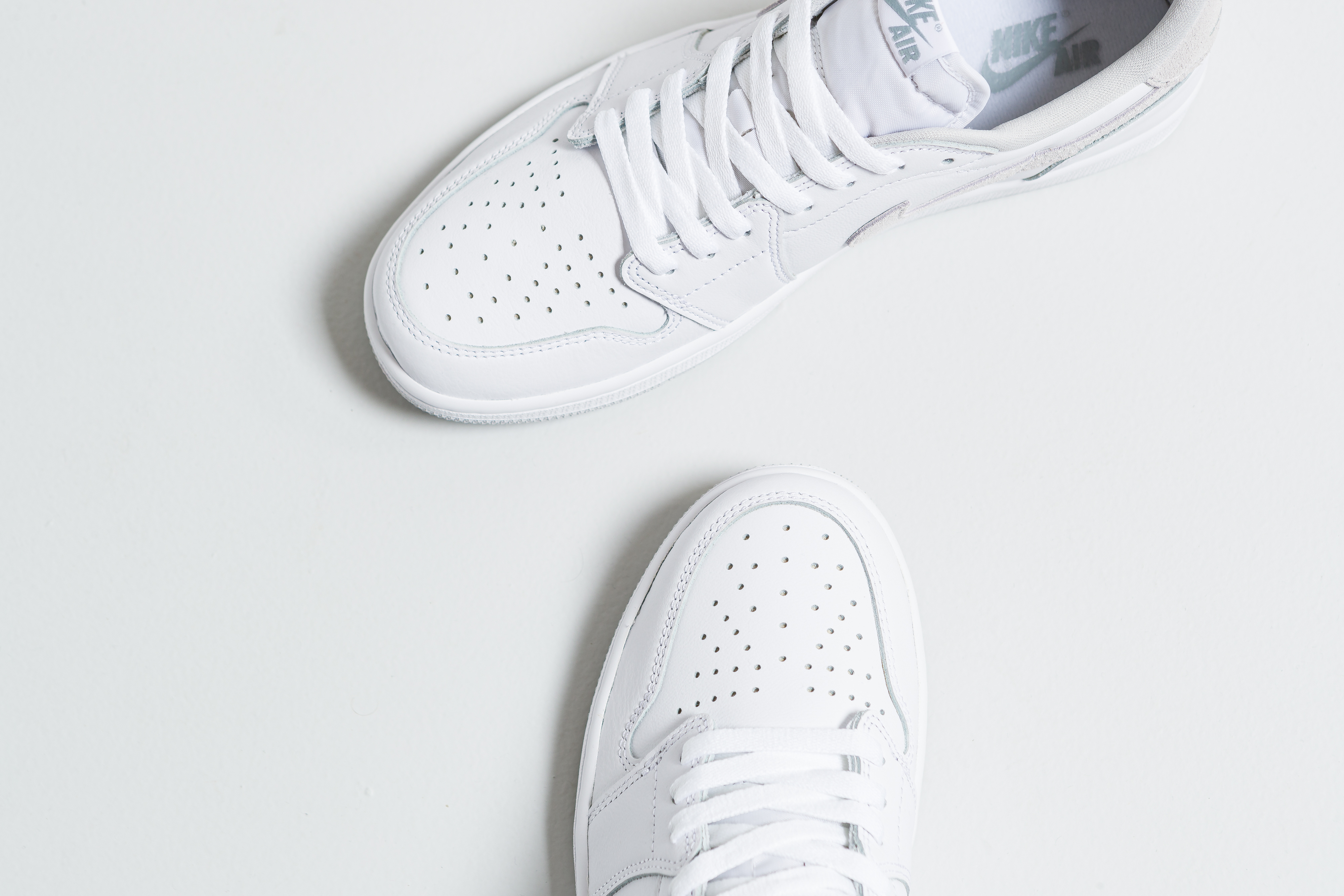 Nike Air Jordan 1 Low Og Neutral Grey Up There Nike Air Jordan 1 Low Og Neutral Grey Up There