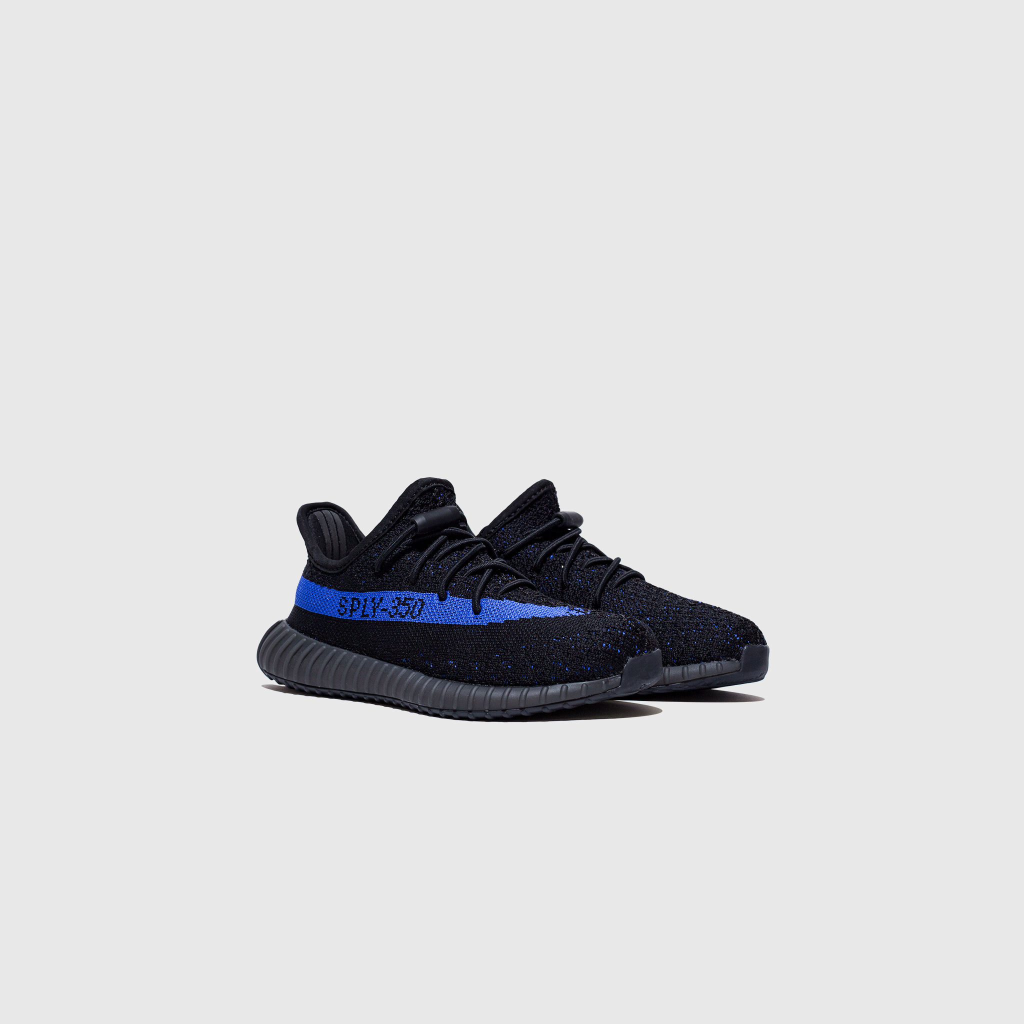 Black hot sale yeezy kids
