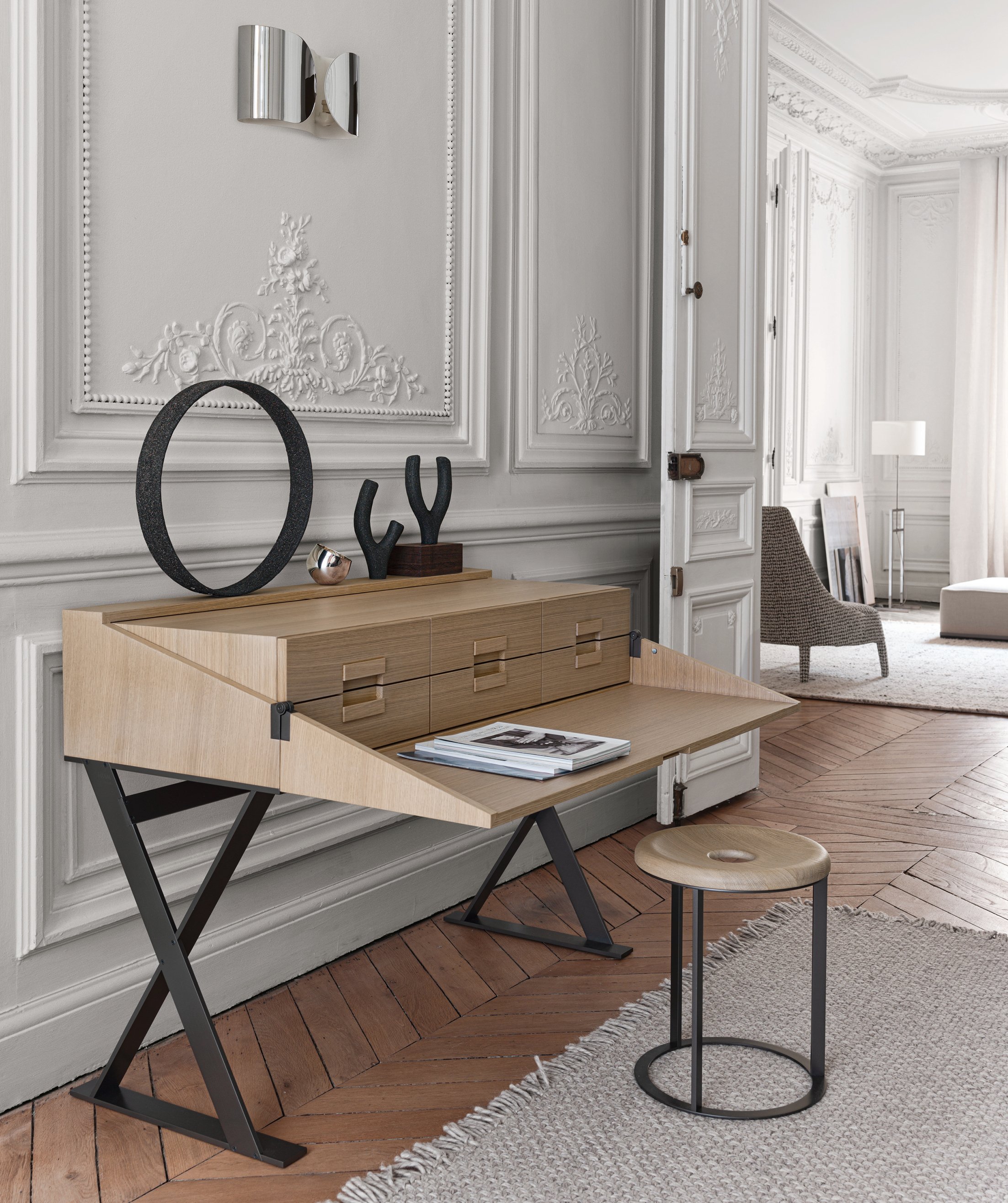The Max desk takes the traditional writing desk and pares it back with clean line details and traditional craftsmanship. Photo c/o Maxalto. 