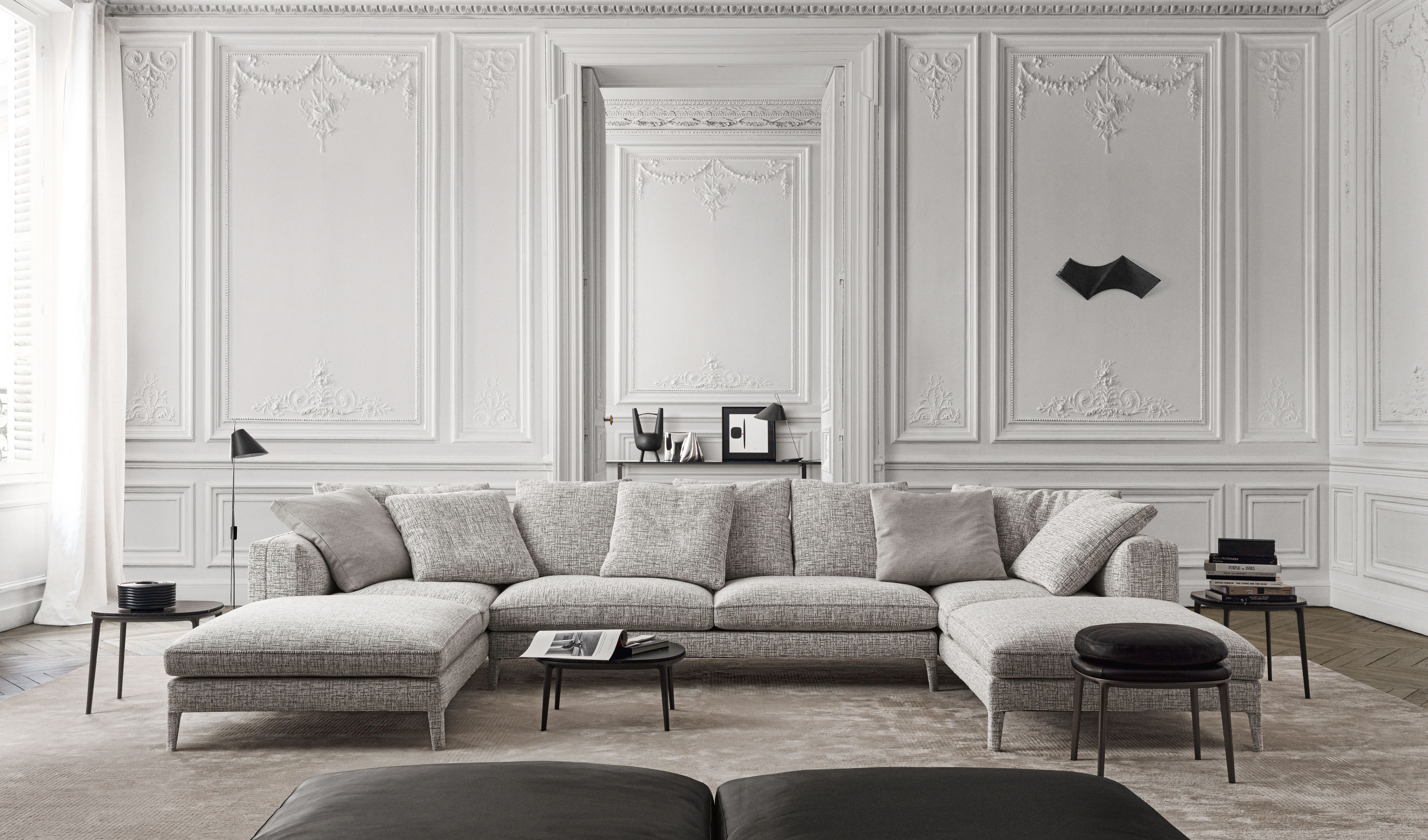 The Dives sofa and its soft upholstery and classic lines by Antonio Citterio for Maxalto. Photo c/o Maxalto. 