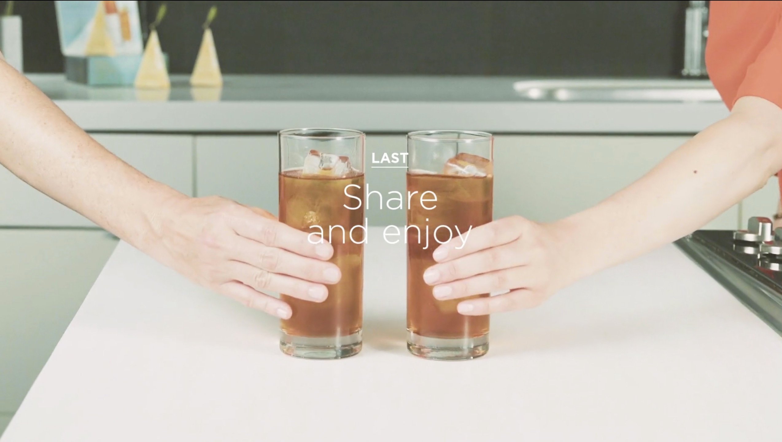 Step 8: 2 people, each grasping a glass of iced tea