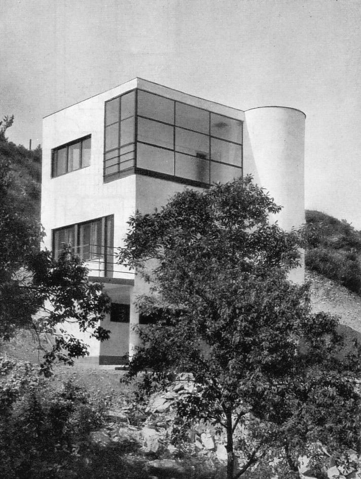 Designed by József Fischer and built for his family in 1934, the Bauhaus inspired Villa Zentai in Budapest's Buda Hills district is one of the best examples of Hungarian modernism. Photo c/o Creative Commons.  