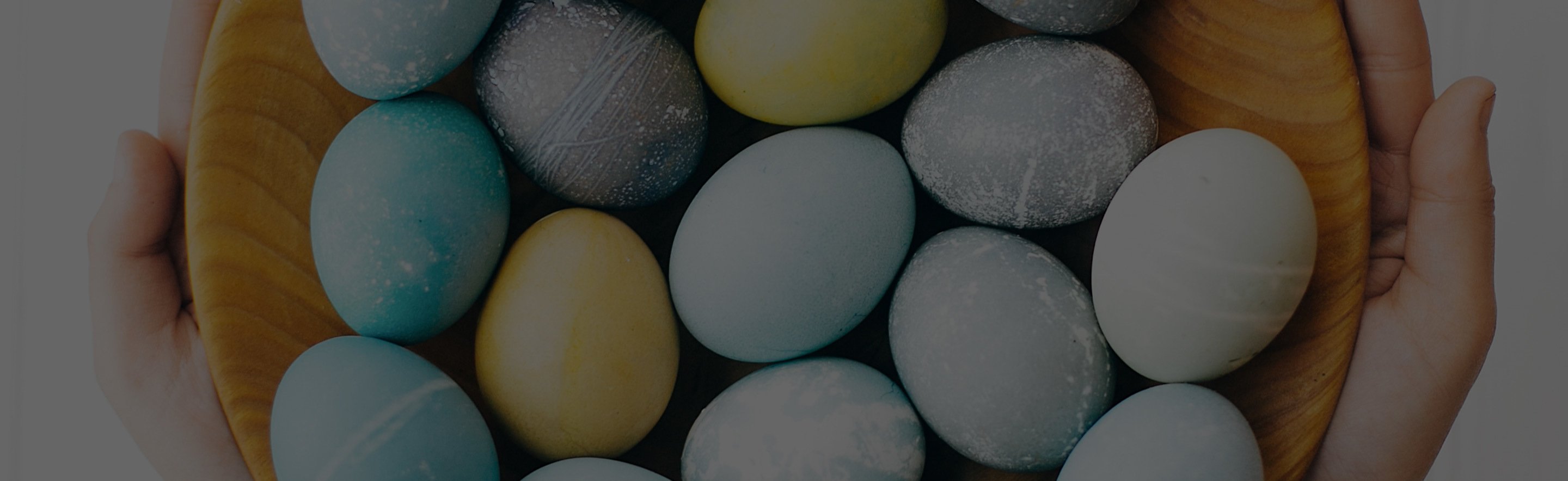 Dyed eggs in a bowl