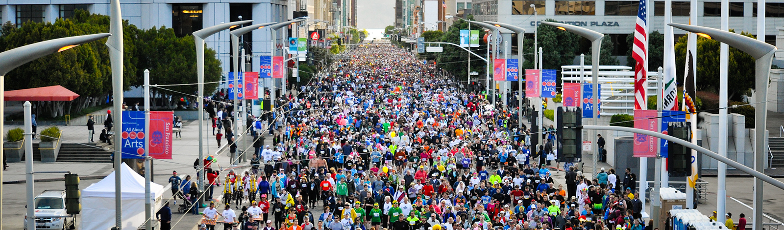 Runners at the Bay to Breakers race in San Francisco, CA