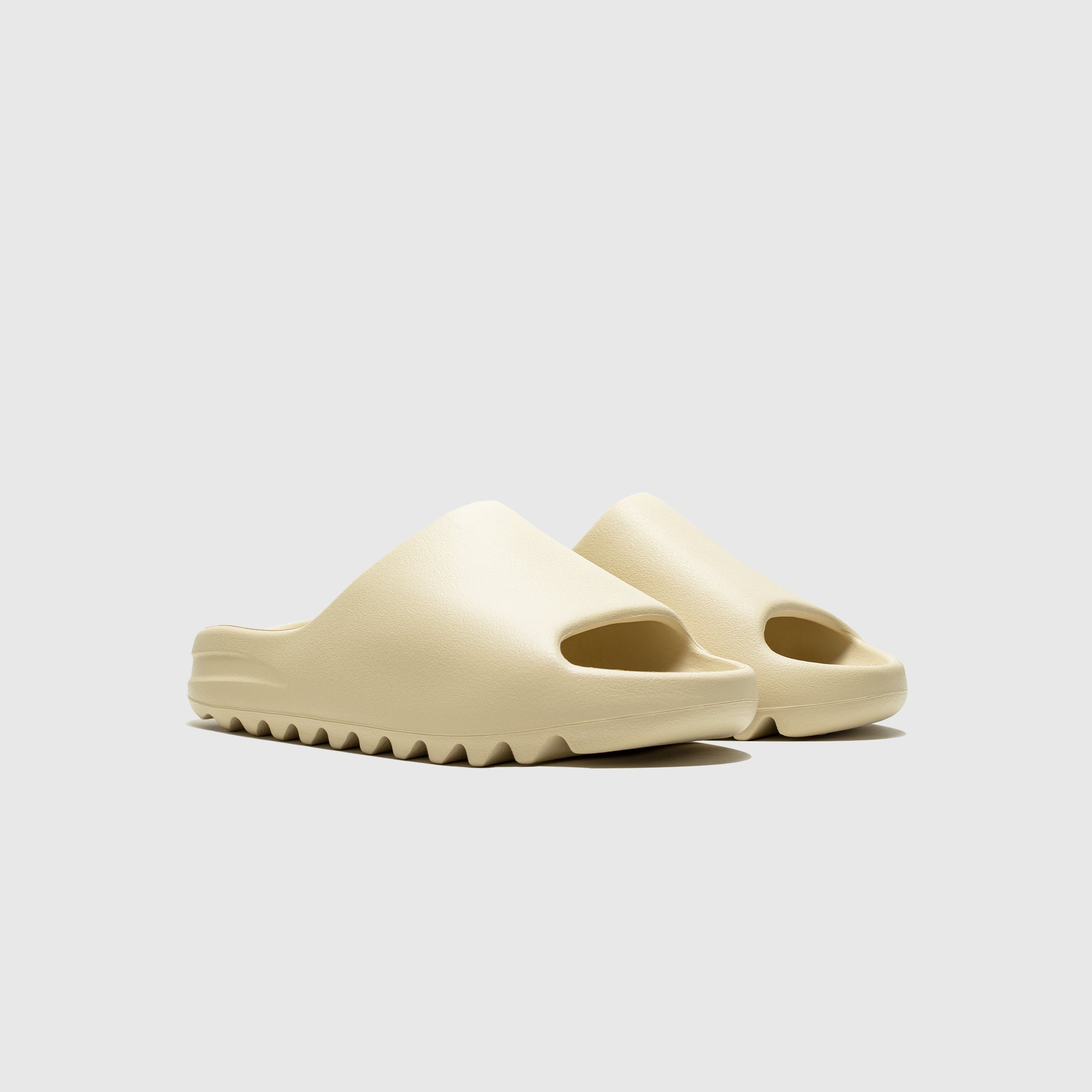 YEEZY SLIDE