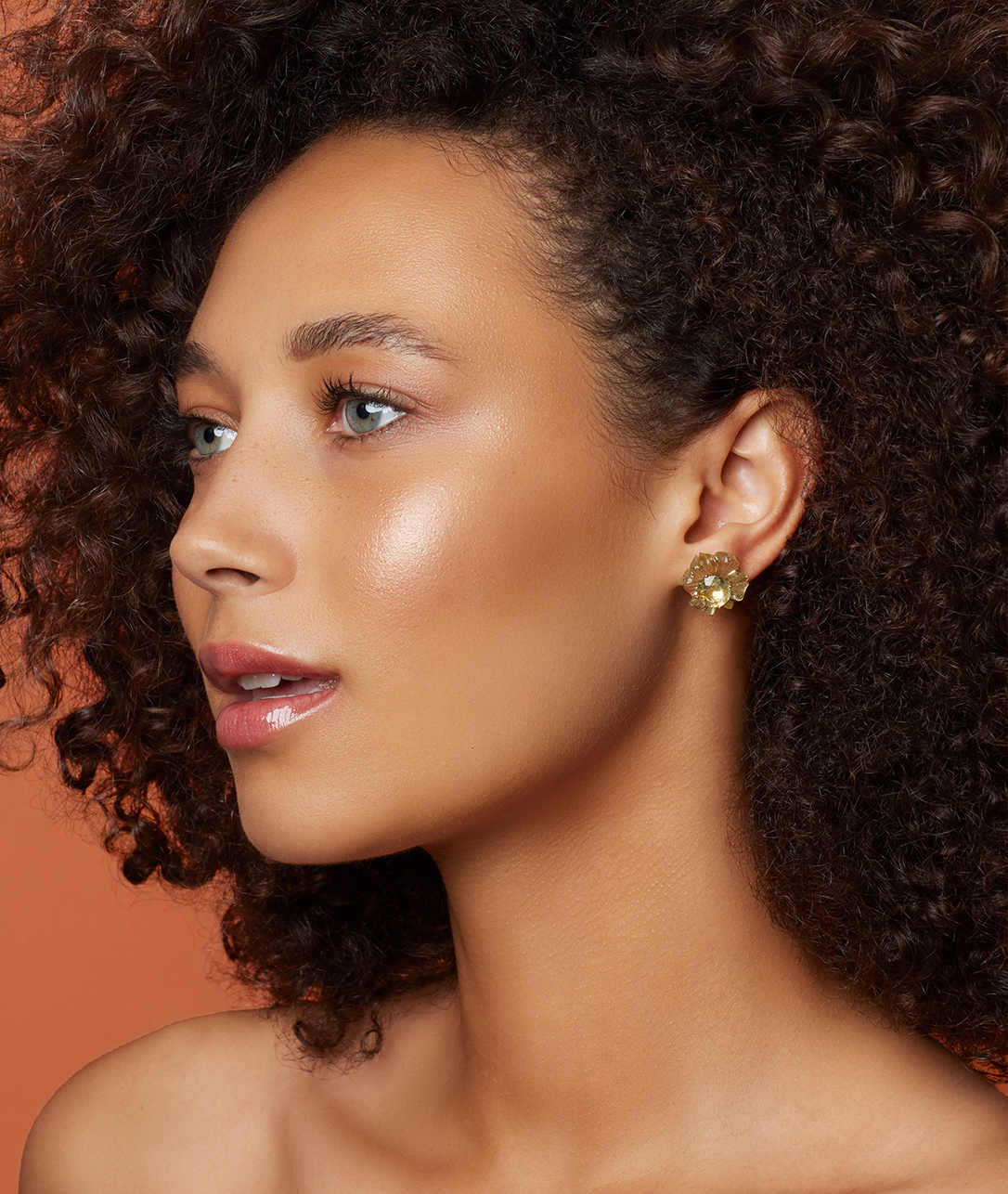 For floral followers, each pair of our Tropical Flower Studs are composed of hand-carved blooms with center stone accents.SHOP TROPICAL FLOWER STUDS
