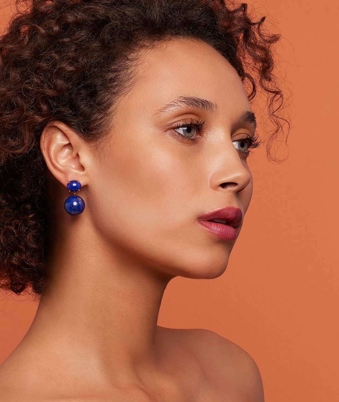 Doubled-up gemstone spheres stand out with the just-right amount of modern twist.SHOP OVAL GUMBALL EARRINGS