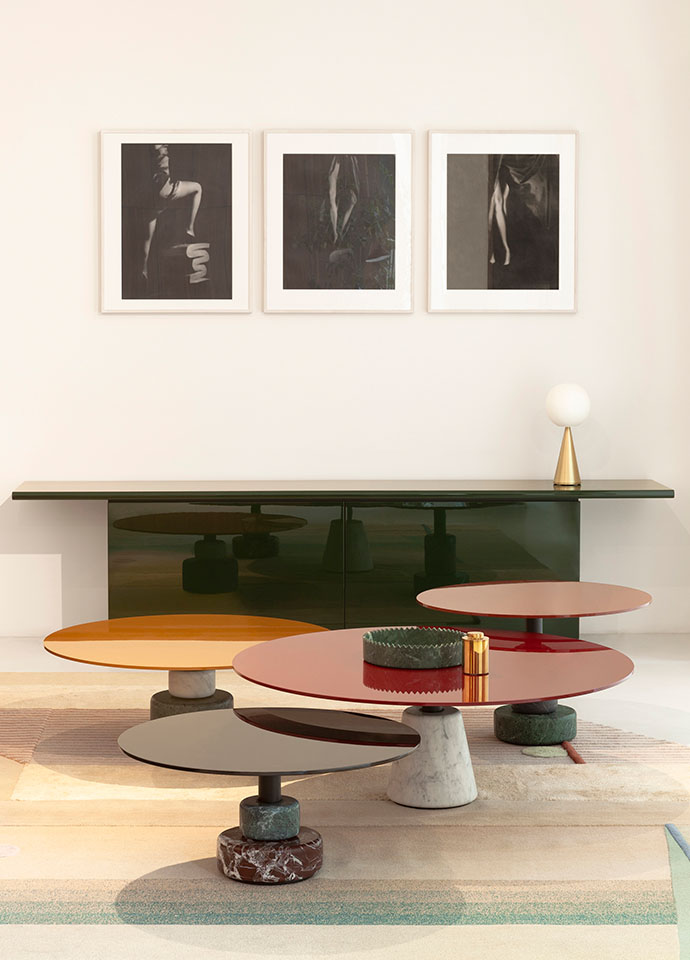 The classic Menhir tables in different sizes and materials – Carrara Statuario white, Marquinia black, Levanto red and Alpi green. Photo c/o Acerbis. 