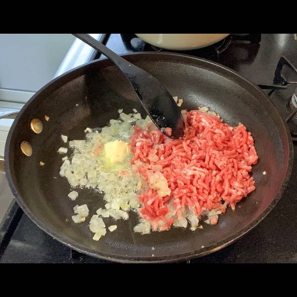 Cooking the Meat and Seasoning the Mixture