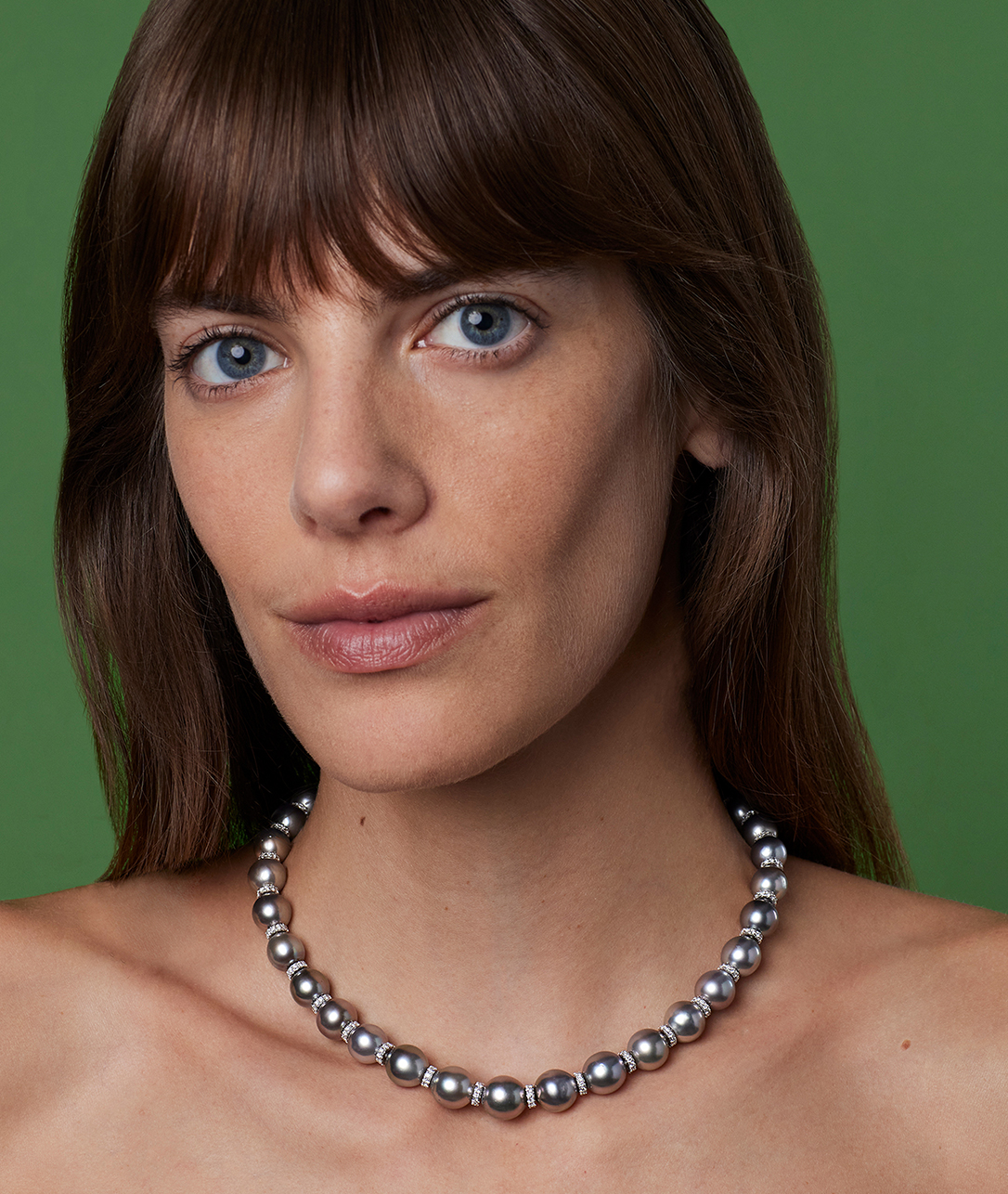 To the CityModern takes on classic pearls make a perfect choice for city stays with their non-stop around-the-clock appeal.SHOP TAHITIAN PEARLS