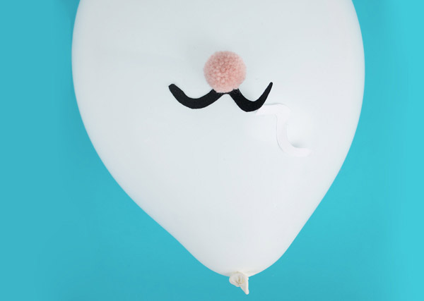 5 Ballons Lapins à moustaches et oreilles dorées - DIY