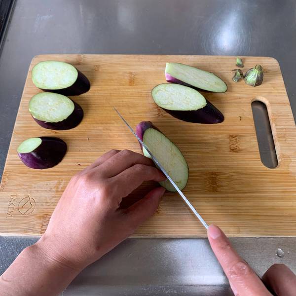 Scoring the eggplant