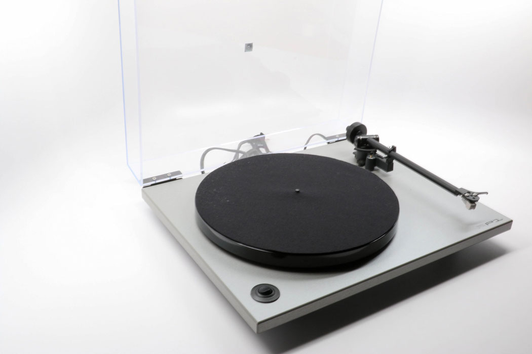 Turntable with dust cover image