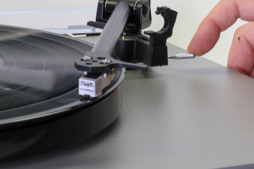 Tonearm landing on lead groove image