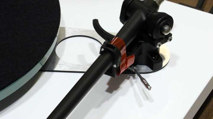 Rega Planar 3 tonearm image