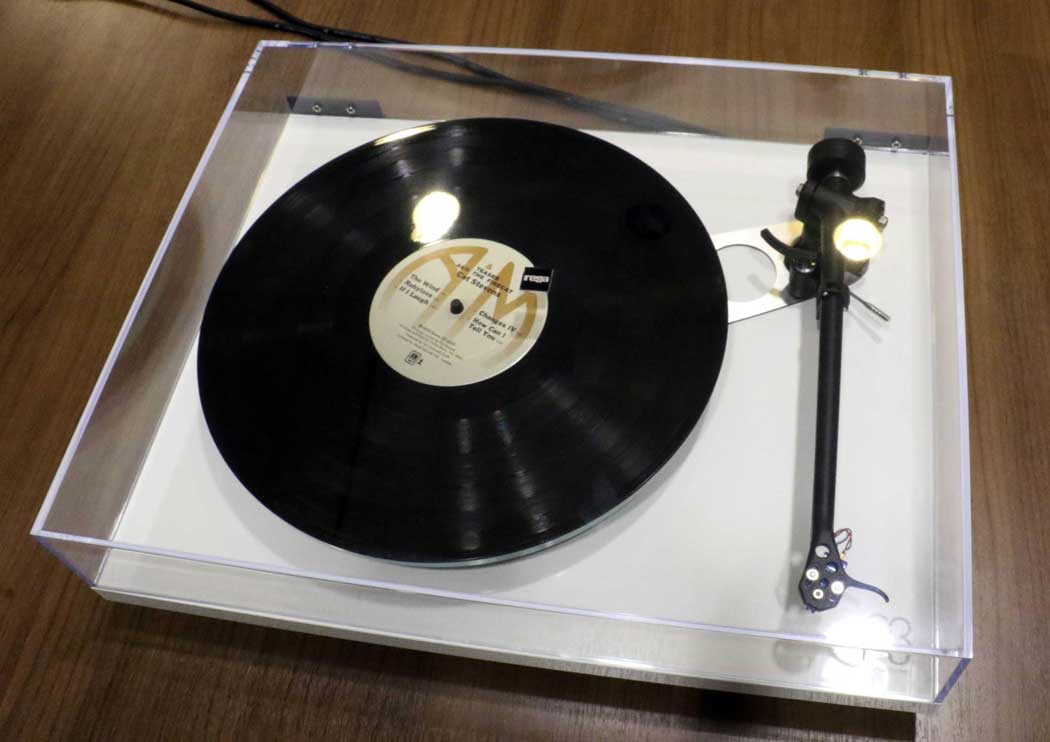 Rega Planar 3 with dustcover 