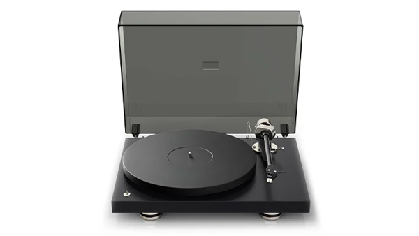 Pro-Ject Debut Carbon Front View