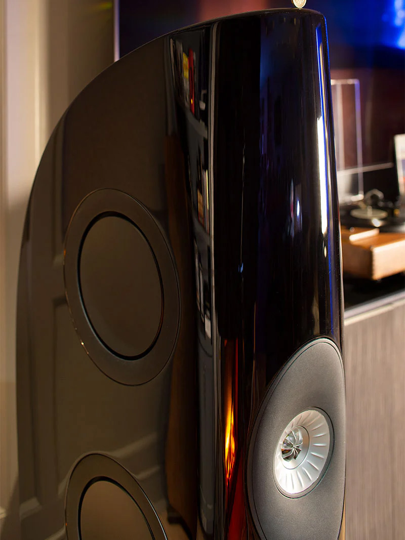 KEF Music Lounge - KEF Blade speaker