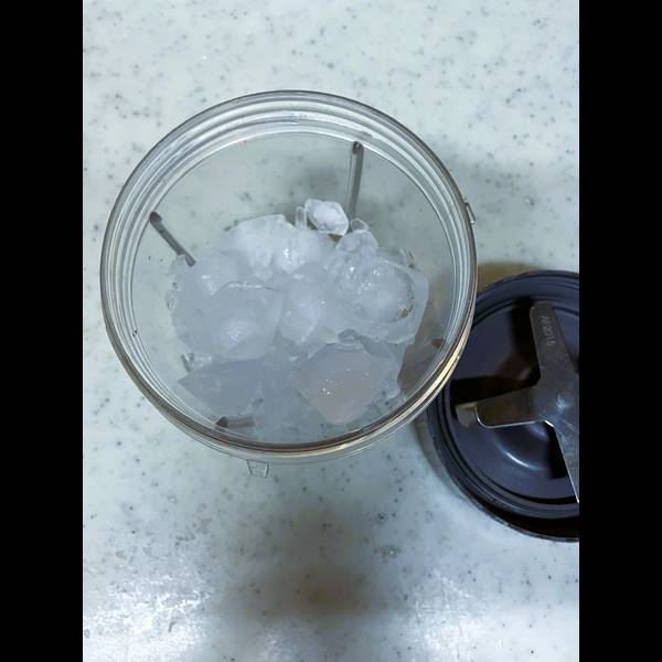 Adding ice to the blender