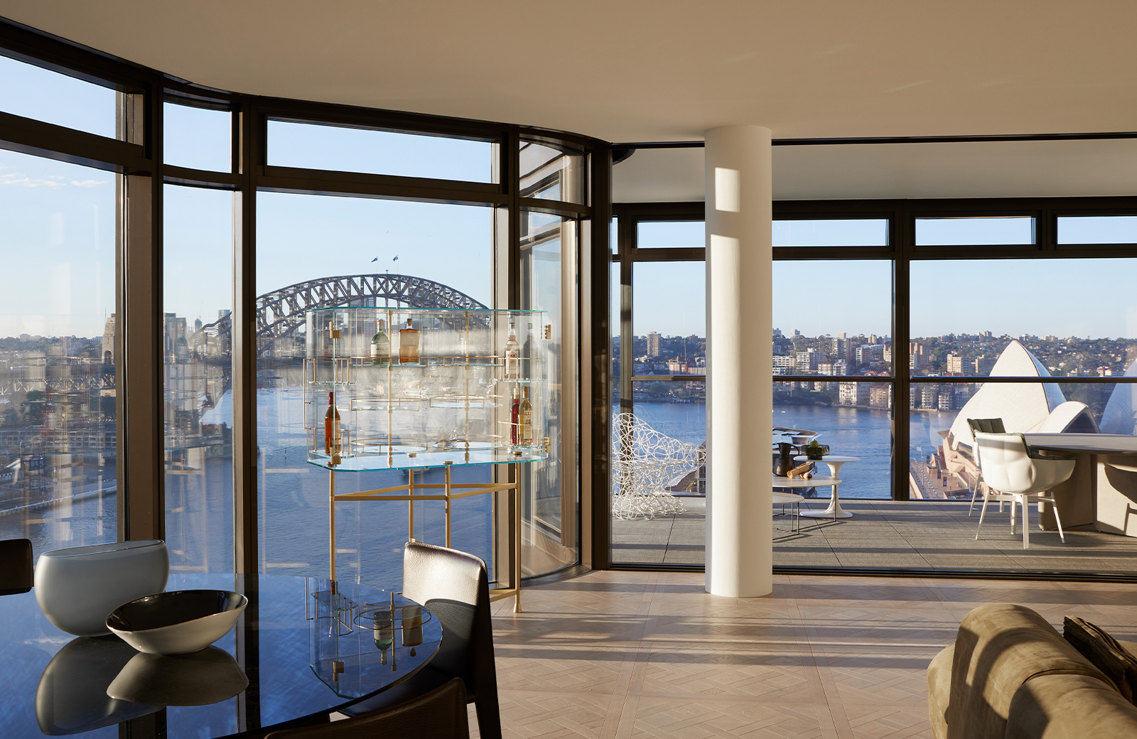 <h5>With expansive views from the city to the Harbour Bridge, Sydney Opera House and Botanic Gardens.</h5>