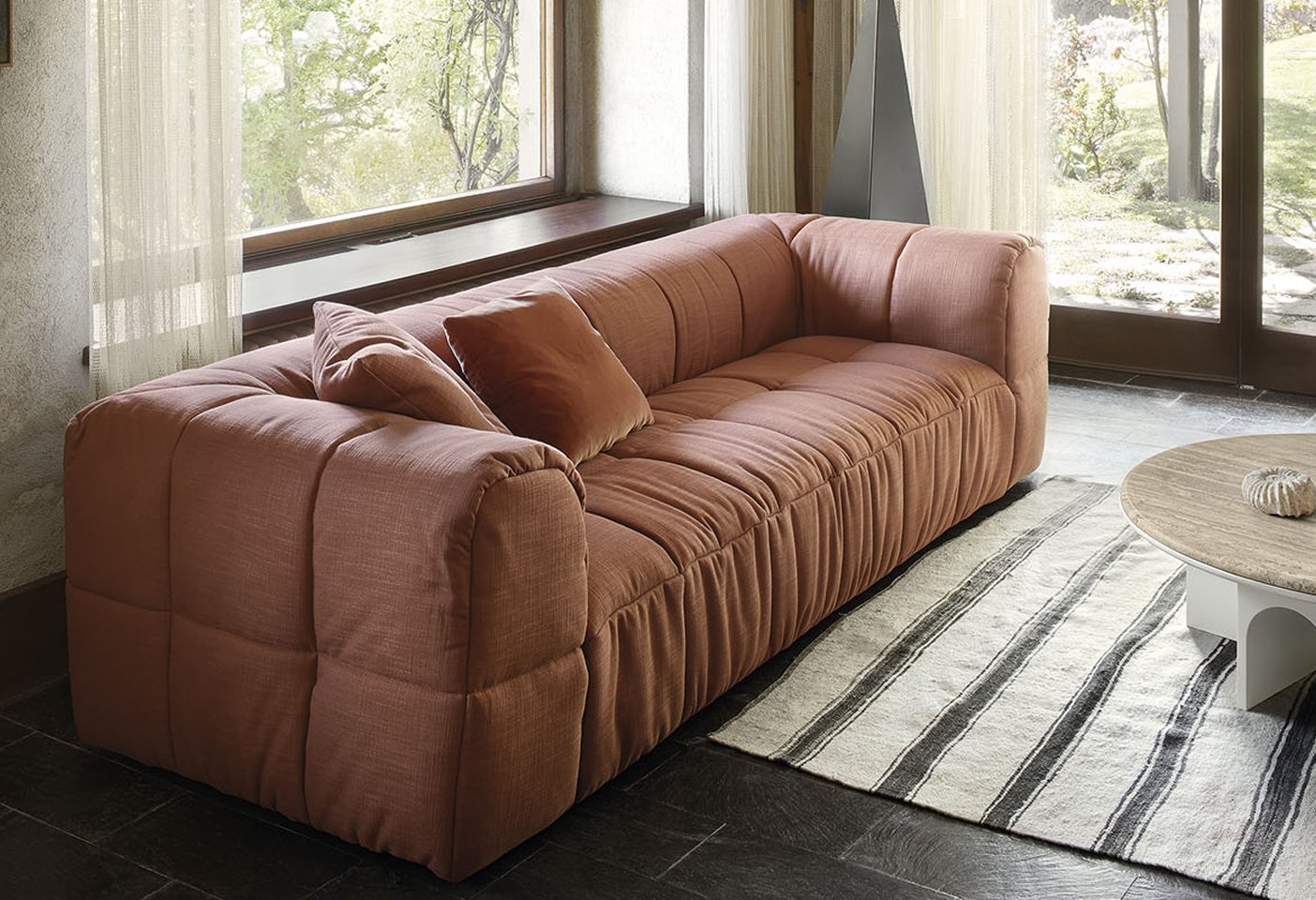 The Strips sofa designed by Italian architect Cini Boeri in 1968 was inpired by the work of artists Christo and Jeanne-Claude. Photo c/o Arflex. 