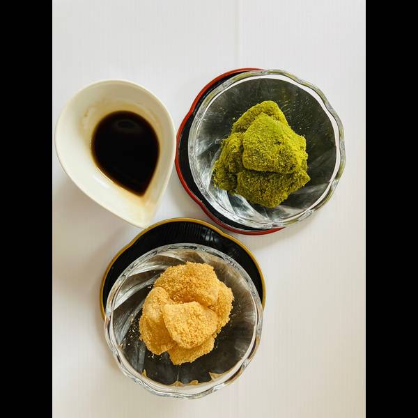 Two kinds of warabi mochi