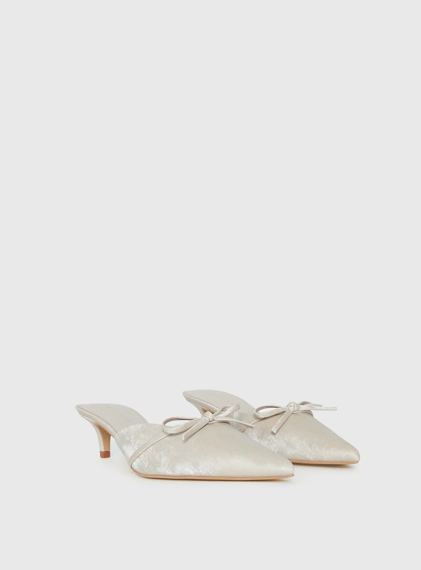 Halloween Costume Ideas - Bride Halloween Costume Heels