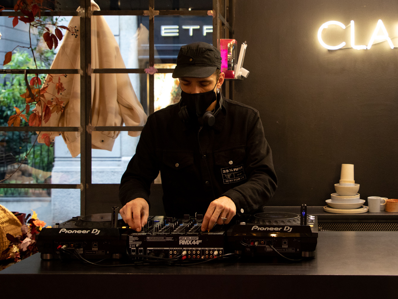 DJ.png