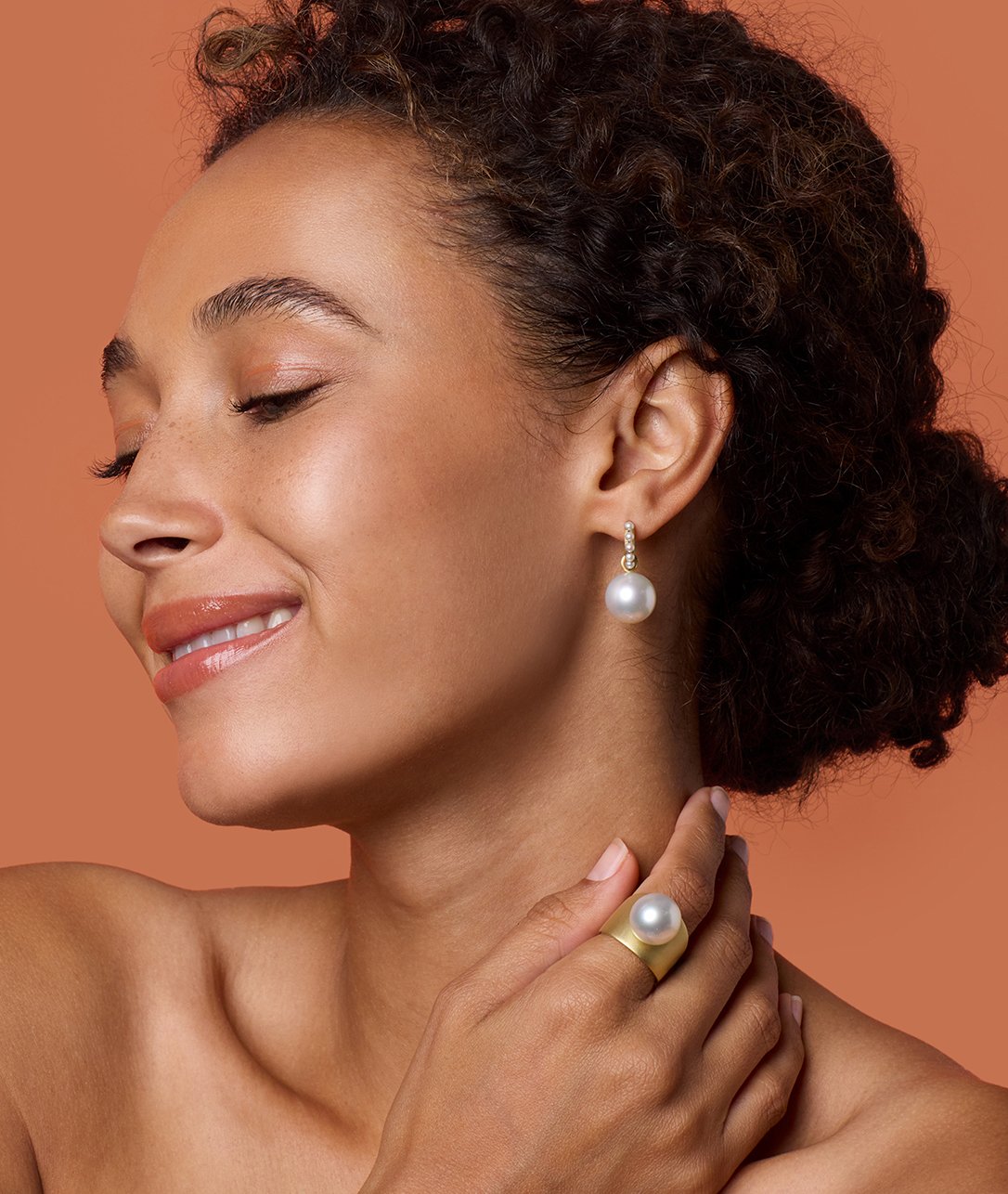 Bold yellow gold and lustrous South Sea pearls make for a glowy, gorgeous moment.SHOP SOUTH SEA PEARL