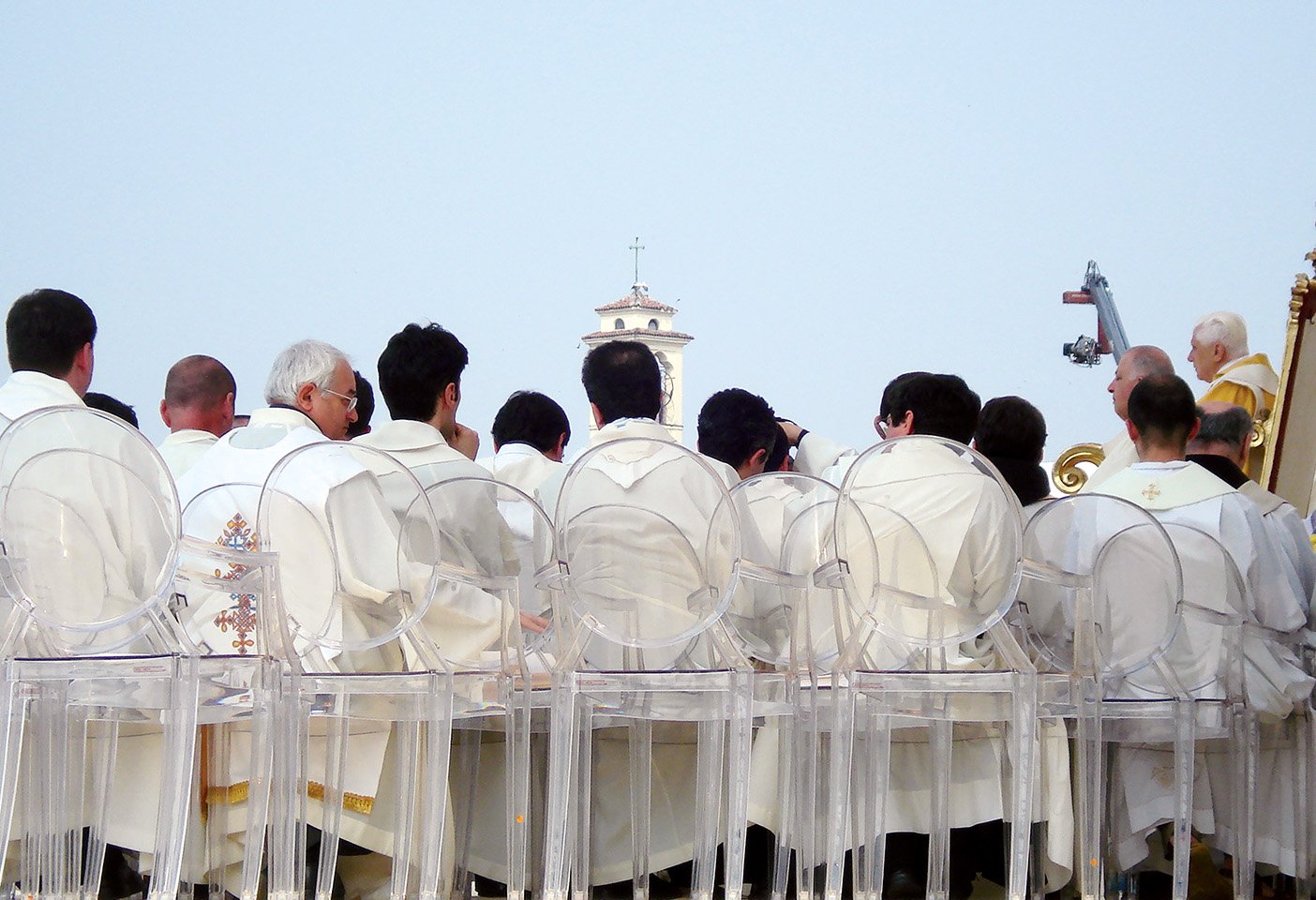 Louis Ghost at Pope Benedict XVI's Mass in 2007. Photo c/o Kartell. 