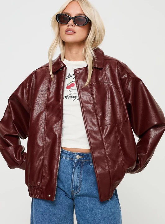 woman wearing house party outfit 2025