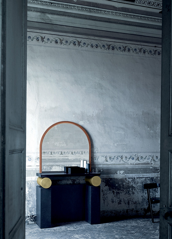 The Etrusco Mirror by Ettore Sottsass for Glas Italia, here and following. Photos c/o Glas Italia. 