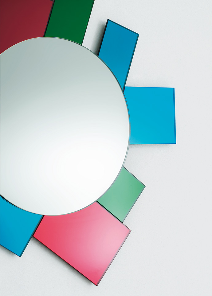 Detail of the Gli Specchi di Dioniso #6 mirror by Ettore Sottsass for Glas Italia. Photo c/o Glas Italia. 